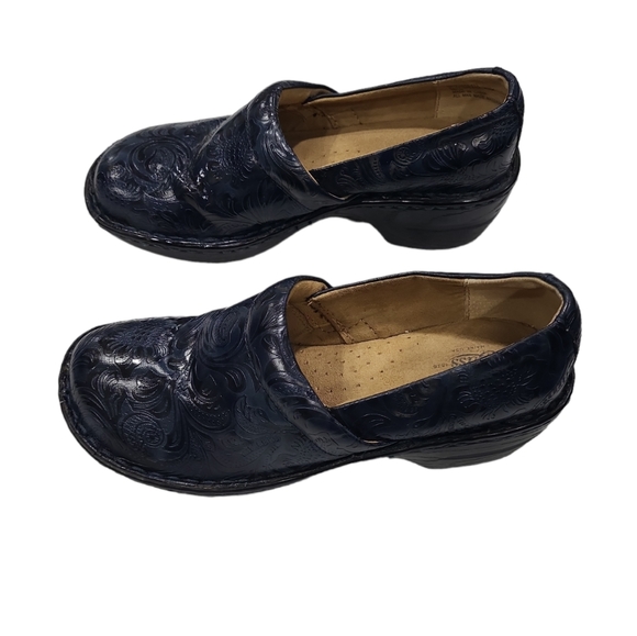 EUC Bass Women's Navy Floral Embossed Slip On low heeled Clogs comfy shoes, 6.5 - Picture 5 of 8